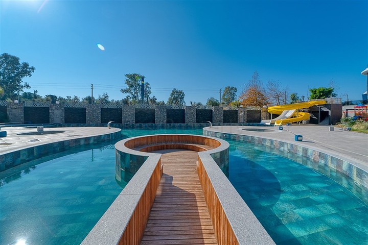 Apartment on the first coastline in a premium class complex