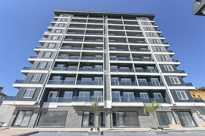 1+1 apartment in a new complex in Avsallar district