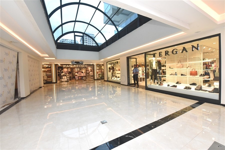 One-bedroom furnished apartment in a new complex in Mahmutlar