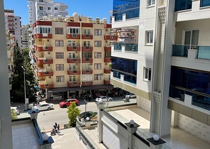 One-bedroom furnished apartment in a new complex in Mahmutlar