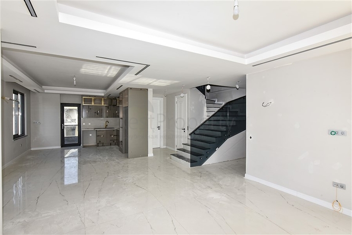 Large 4+1 penthouse in Oba district