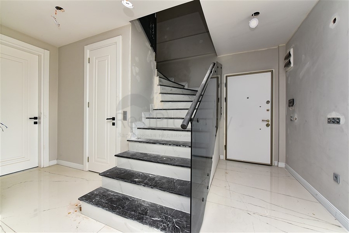 Large 4+1 penthouse in Oba district