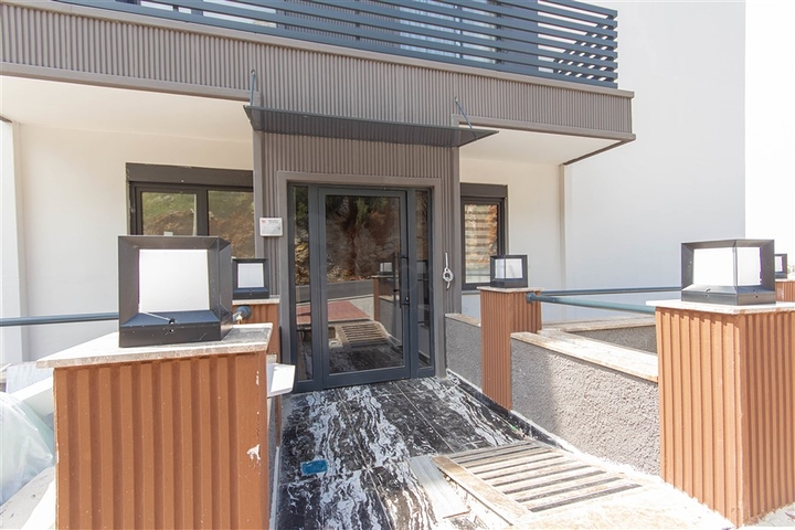 Furnished 1+1 apartment on Cleopatra beach