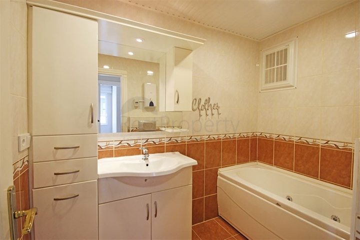 2+1 apartment in the popular area of Mahmutlar