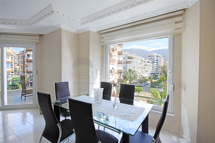 2+1 apartment in the popular area of Mahmutlar