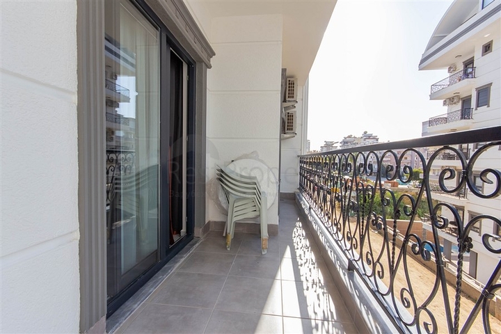 1+1 apartment 500 m from the sea in Mahmutlar district