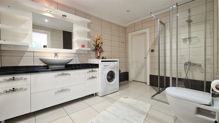 5+1 penthouse in the center of Alanya Oba district