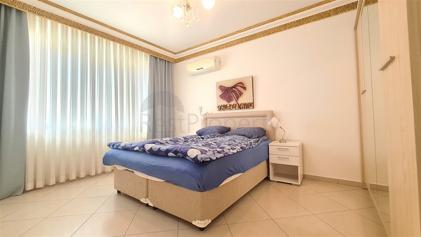 5+1 penthouse in the center of Alanya Oba district