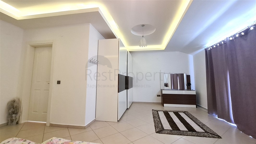 5+1 penthouse in the center of Alanya Oba district