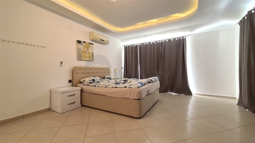 5+1 penthouse in the center of Alanya Oba district