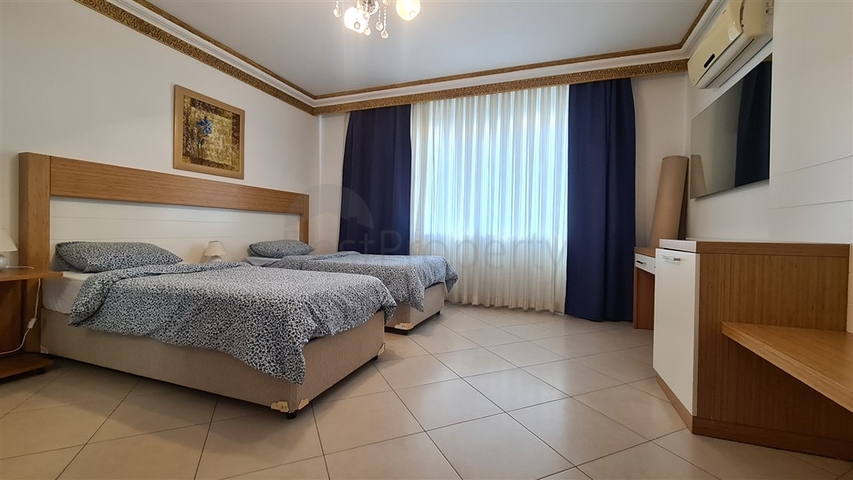 5+1 penthouse in the center of Alanya Oba district