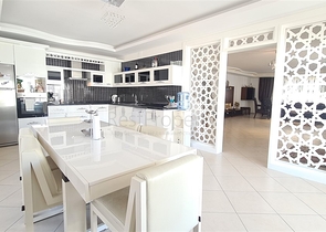 5+1 penthouse in the center of Alanya Oba district