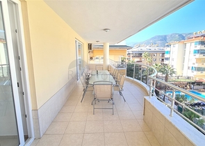 5+1 penthouse in the center of Alanya Oba district
