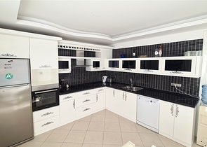 5+1 penthouse in the center of Alanya Oba district