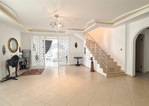 5+1 penthouse in the center of Alanya Oba district