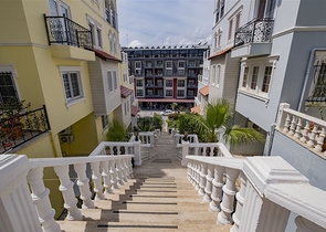 2+1 apartment in a residential complex in Konakli district