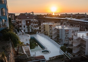 2+1 apartment in a residential complex in Konakli district