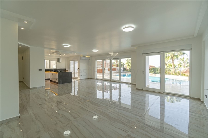 4+1 villa in Kargicak area