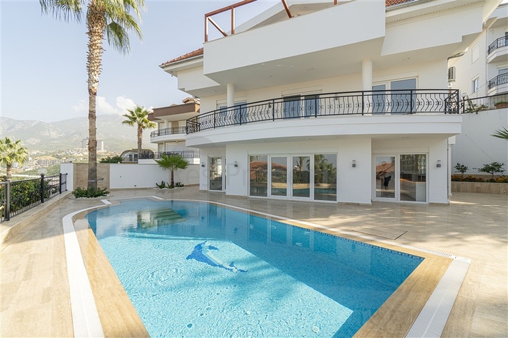 4+1 villa in Kargicak area