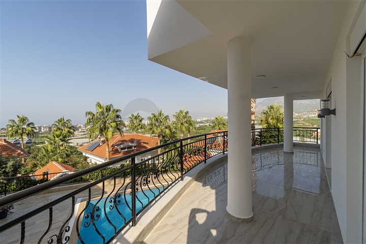 4+1 villa in Kargicak area