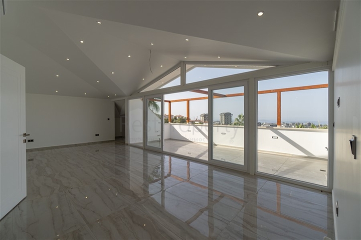 4+1 villa in Kargicak area