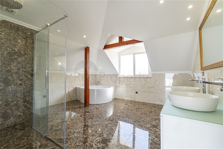 4+1 villa in Kargicak area