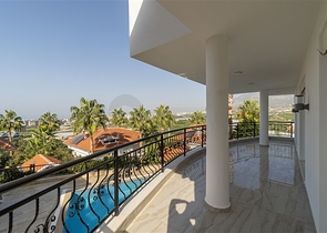 4+1 villa in Kargicak area