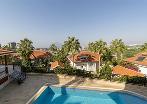 4+1 villa in Kargicak area