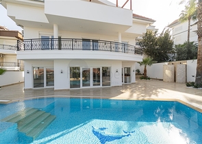 4+1 villa in Kargicak area