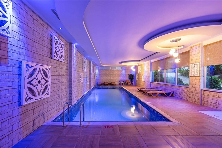 Spacious 4+1 penthouse in a popular residential complex in the Cikcilli area