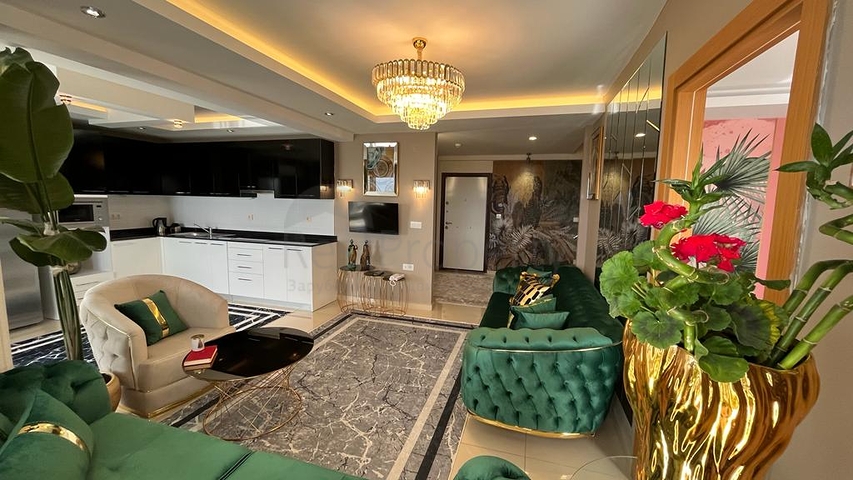 Spacious 4+1 penthouse in a popular residential complex in the Cikcilli area