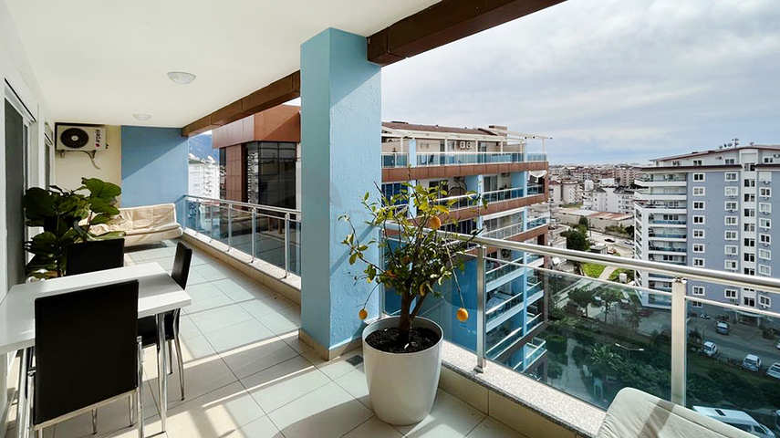 Spacious 4+1 penthouse in a popular residential complex in the Cikcilli area