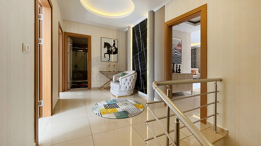 Spacious 4+1 penthouse in a popular residential complex in the Cikcilli area