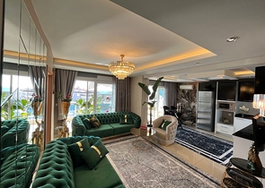 Spacious 4+1 penthouse in a popular residential complex in the Cikcilli area