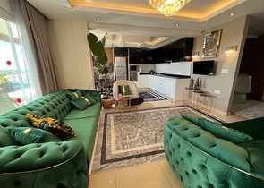 Spacious 4+1 penthouse in a popular residential complex in the Cikcilli area