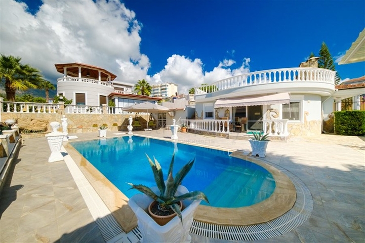 2+1 private villa in Mahmutlar area just 900m from the Mediterranean Sea