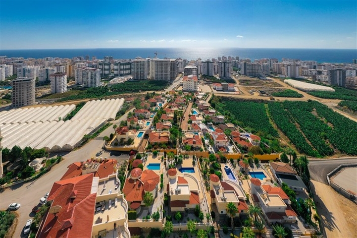 2+1 private villa in Mahmutlar area just 900m from the Mediterranean Sea