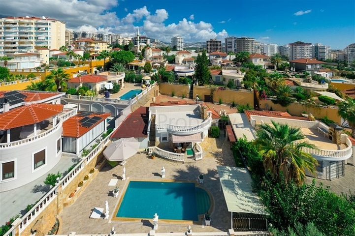 2+1 private villa in Mahmutlar area just 900m from the Mediterranean Sea