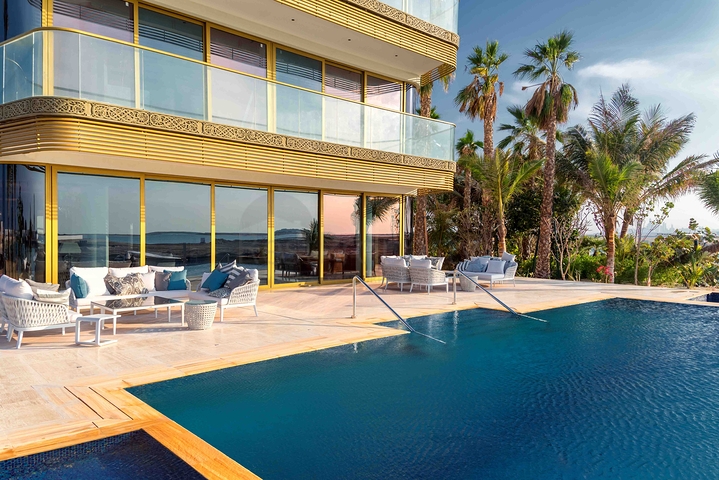 Six-storey House with luxury furniture and swimming pool in Dubai