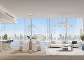 Real estate on the promenade along the canal in Business Bay