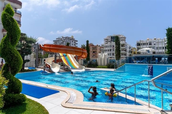 1+1 apartment in a premium complex in Mahmutlar district 