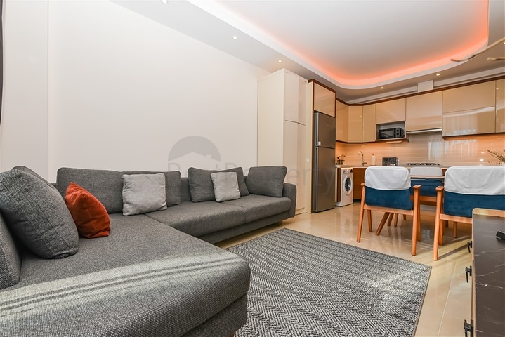 1+1 apartment in a premium complex in Mahmutlar district 