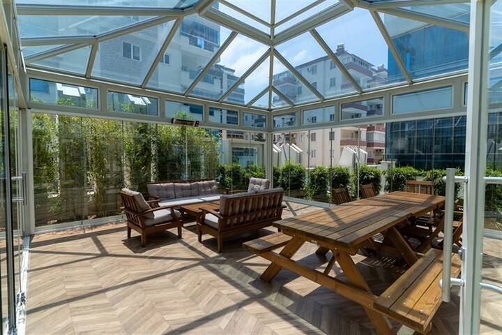 1+1 apartment in a premium complex in Mahmutlar district 