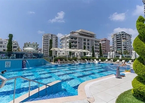 1+1 apartment in a premium complex in Mahmutlar district 