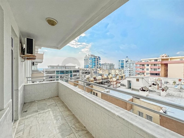 Spacious 2+1 apartment in Mahmutlar district