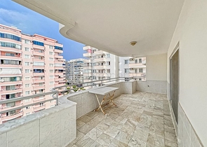 Spacious 2+1 apartment in Mahmutlar district