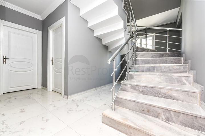 Spacious 3+1 penthouse in Mahmutlar