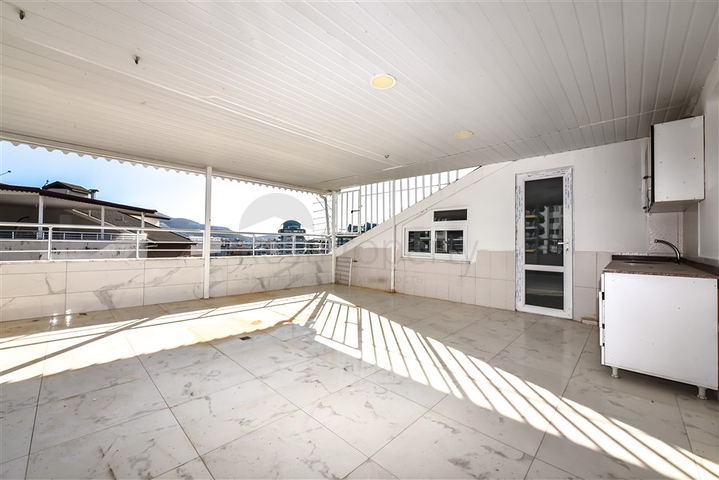 Spacious 3+1 penthouse in Mahmutlar