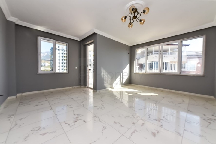 Spacious 3+1 penthouse in Mahmutlar