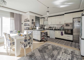 2+1 apartment with a spacious Terrace in the center of Alanya.